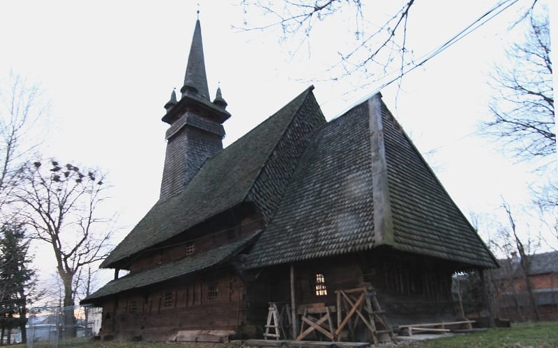 Куполи Свято-Миколаївського храму в Сокирниці.